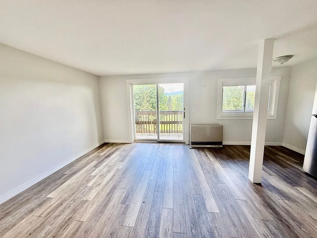 2 bed, 1.0 bath, 657 sqft, $2,000 — Photo 2