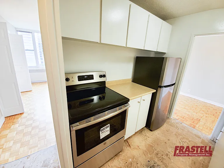 55 Erskine Ave — Photo 14