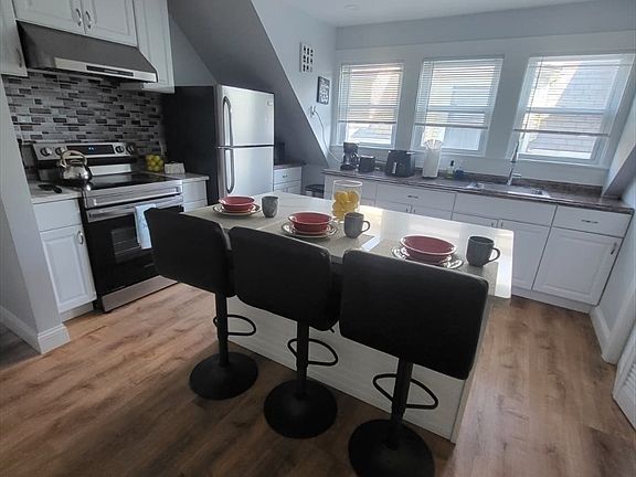 4th image of 9 Hamilton Ave