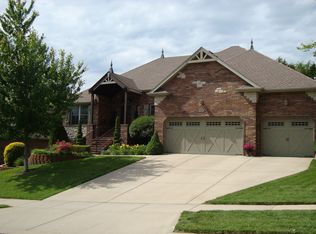 1079 W Shadowlawn St, Springfield, MO 65810