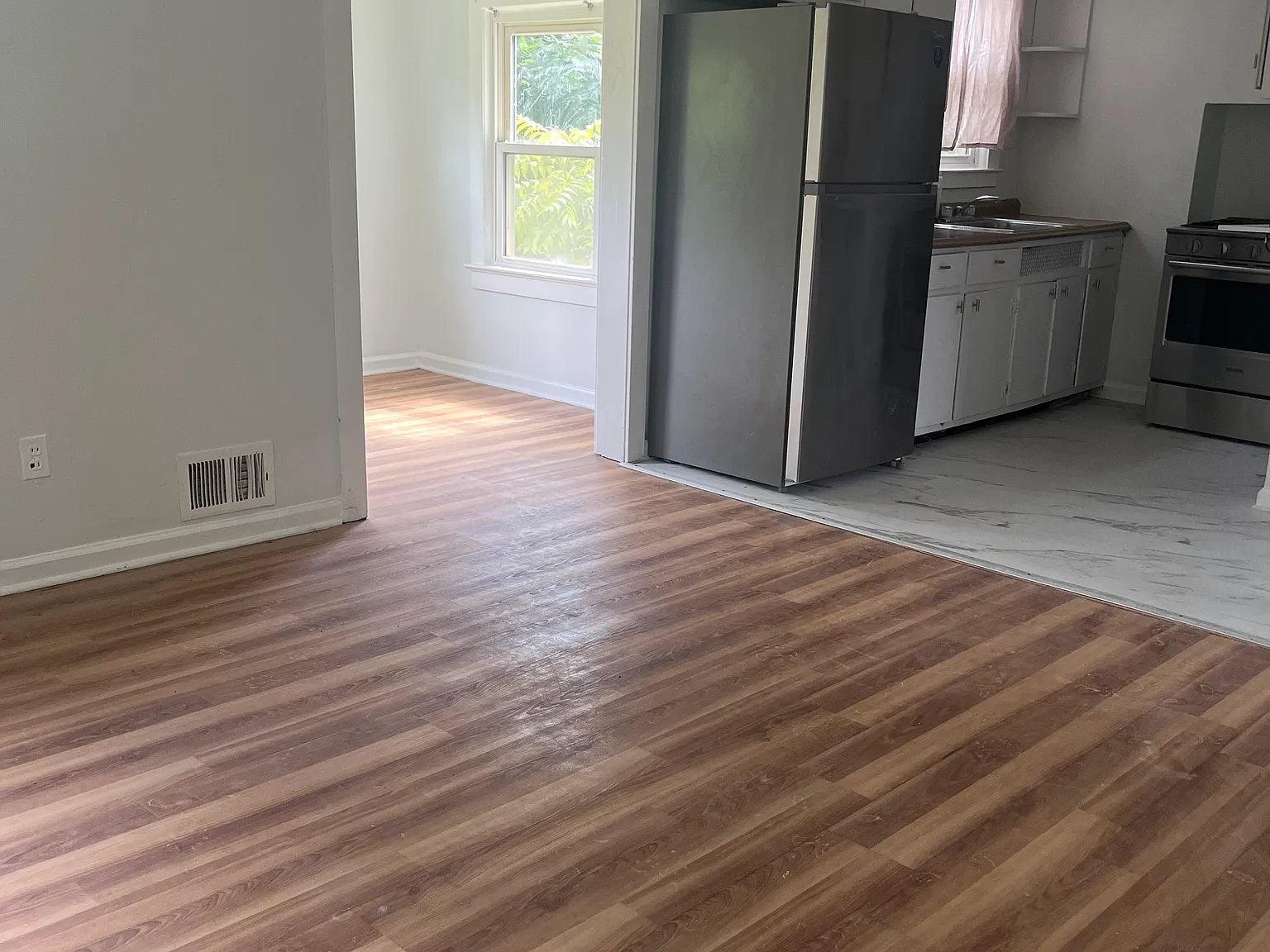 251 Maple Ave — Photo 2