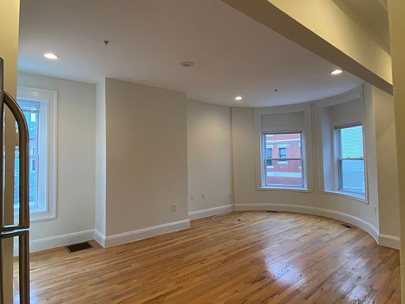 4th image of 18 Brainerd Rd #27