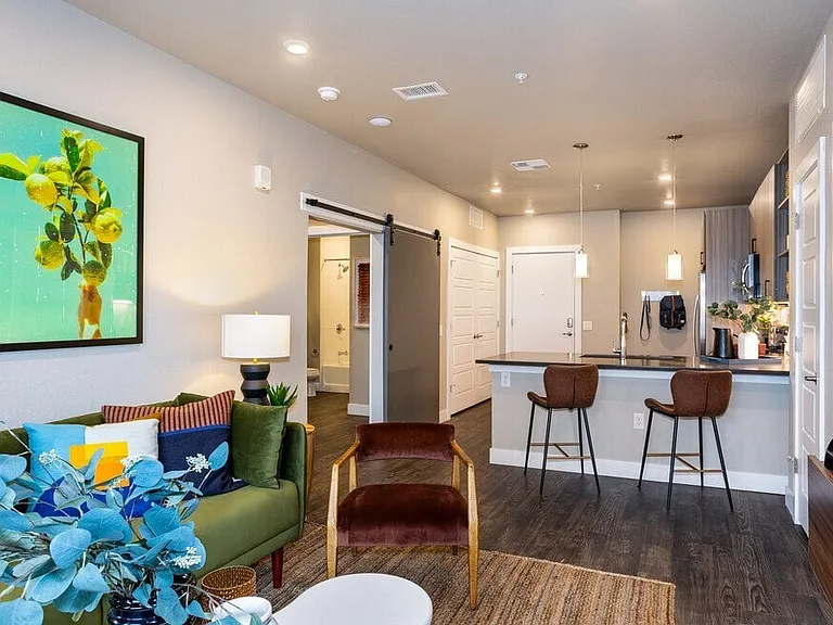 GW Apartments — Photo 1