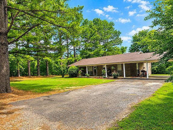 2nd image of 19679 Hilldale Ln