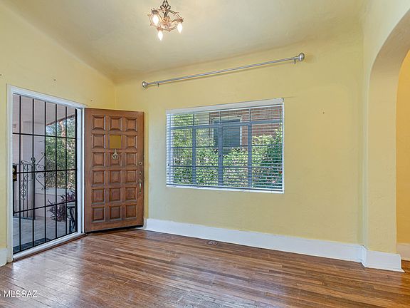 4th image of 423 S 5th Ave