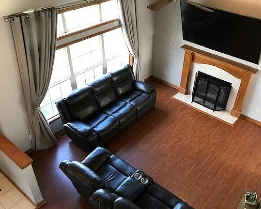 2nd image of 3840 Butterfield Dr