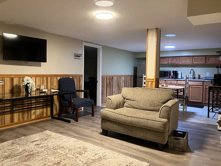 625 Midvale St #B — Photo 3