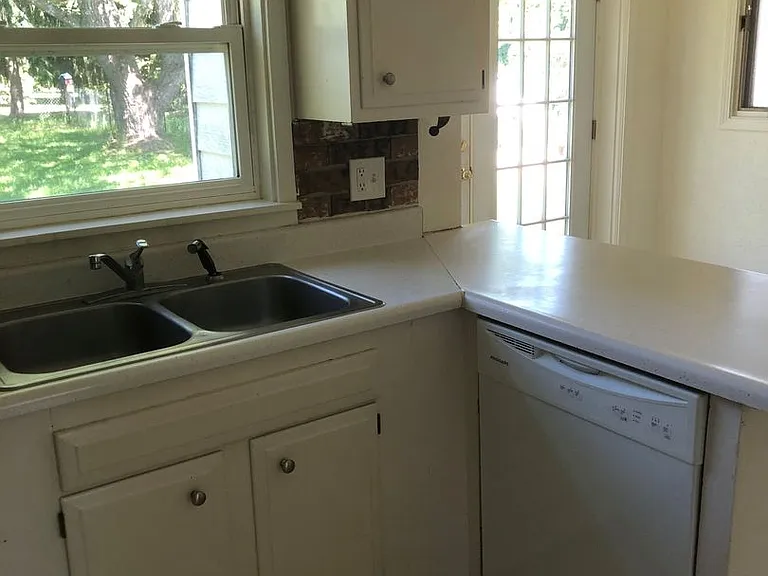 2824 Country Ln — Photo 8