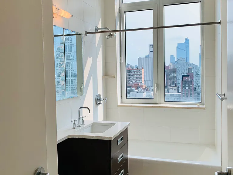 229 W 60th St #22Q — Photo 7