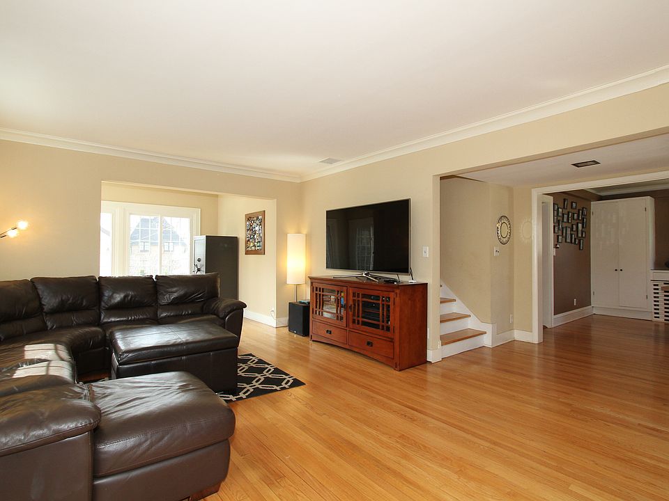 1st image of 731 E Lake View Ave