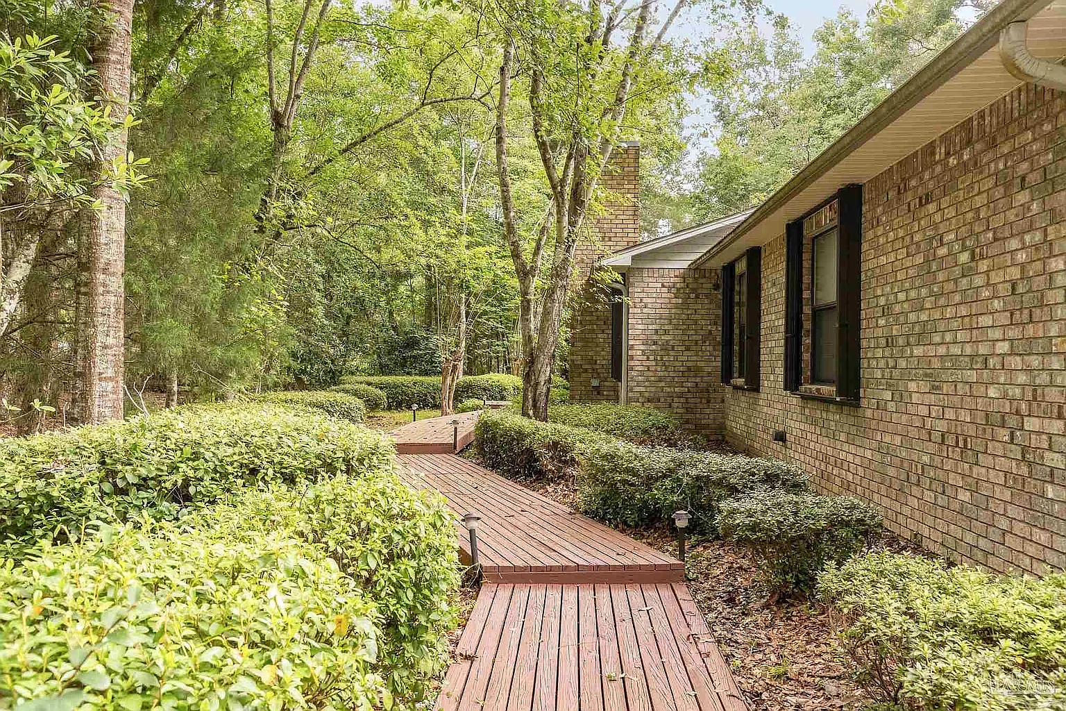 3 bed, 1930 sqft, $2,400 — Photo 3