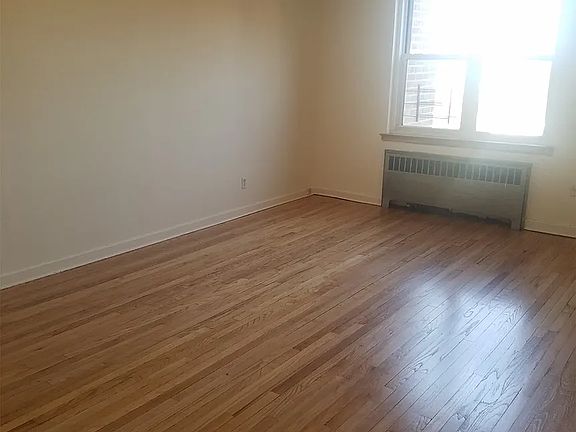2nd image of 30-11 Parsons Blvd #7J