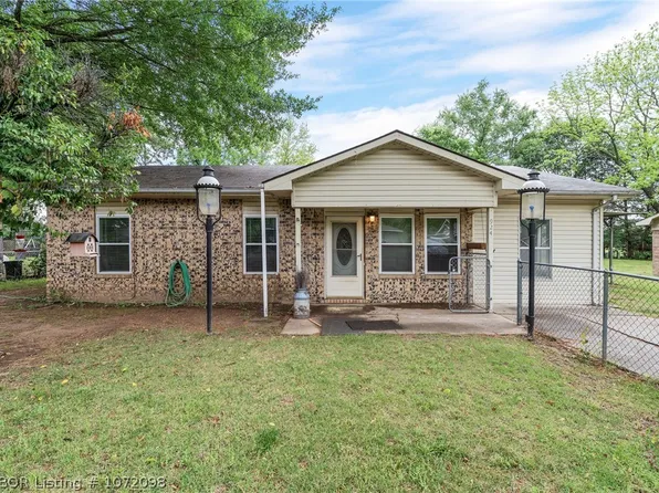 924 Harris Dr, Alma, AR 72921