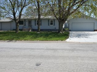 110 2nd St, Bee, NE 68314