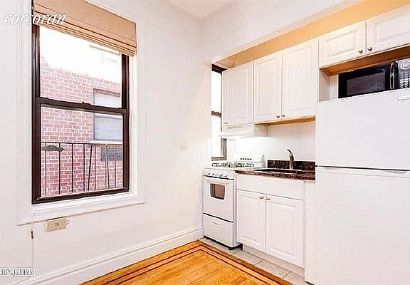 2nd image of 461 W 44th St APT 2D