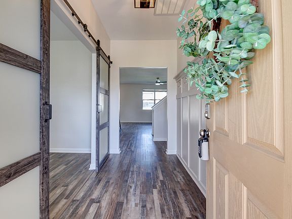 2nd image of 205 Autumn Terrace Ln