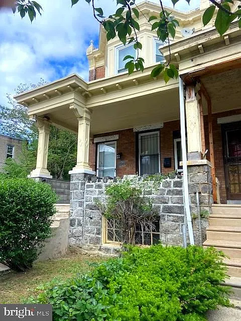 Building Photo - 1549 N 56th St #2