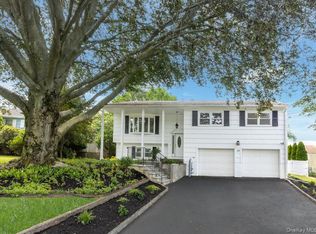 20 Overlook Rd, Dobbs Ferry, NY 10522