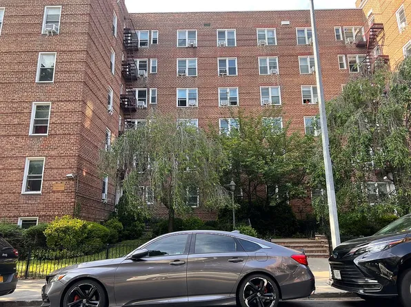 88-01 35th Ave APT 4C, Queens, NY 11372