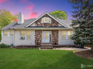 577 Holmdel Rd, Hazlet, NJ 07730