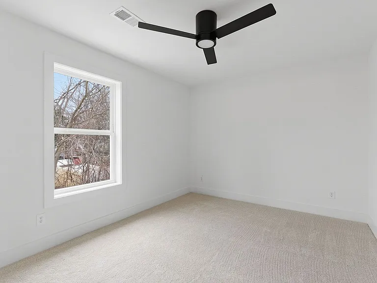 1024 Scenic View Ct — Photo 10