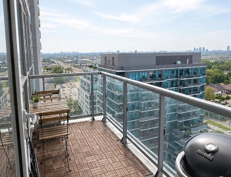 17 Zorra St #1413 — Photo 3