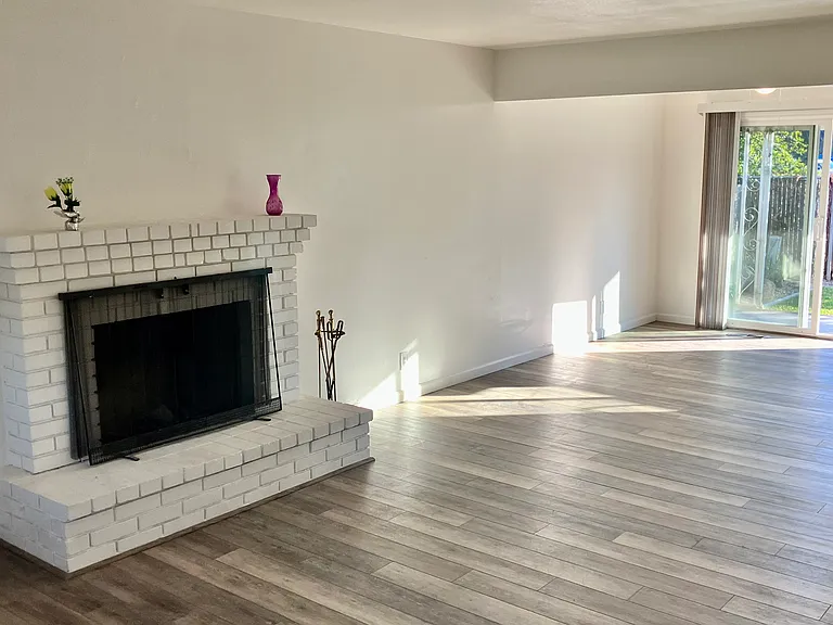 72 Plaza Way — Photo 8