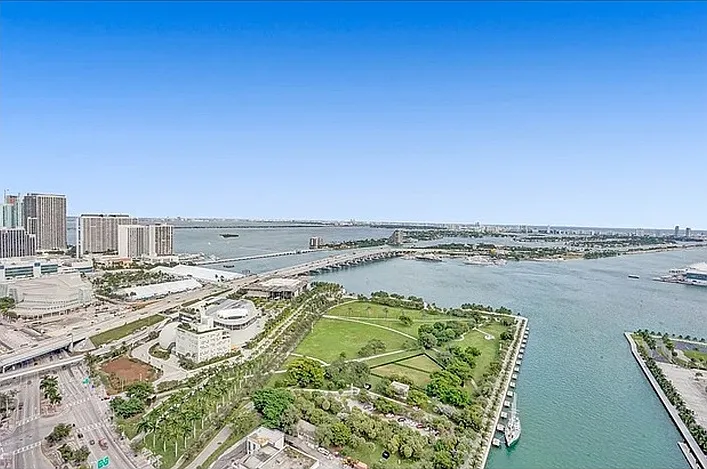 889 Biscayne Blvd #3911 — Photo 10