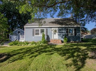 28 Clover Ln, Brewer, ME 04412