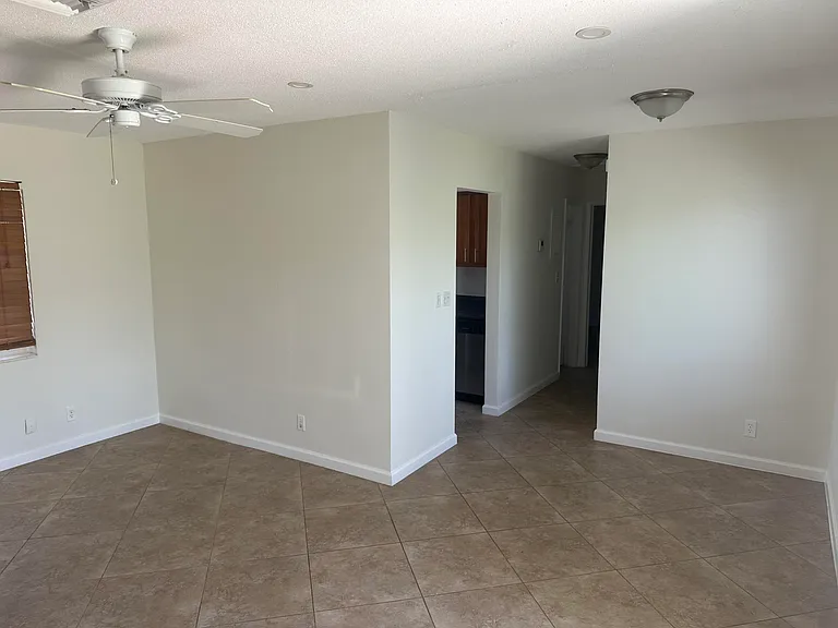 1632 NE 56th Ct — Photo 6