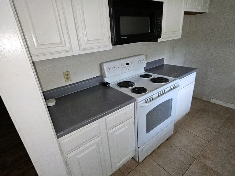 715 Penn Pl — Photo 7