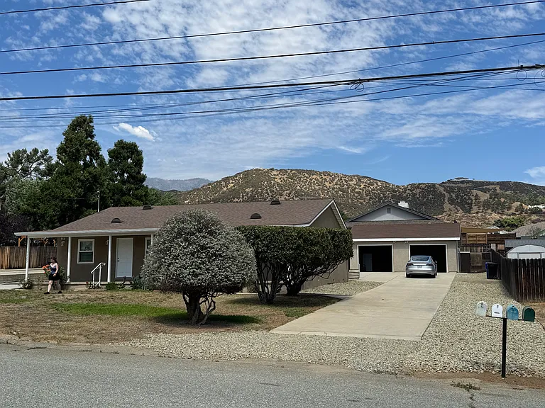 12395 Douglas St — Photo 2