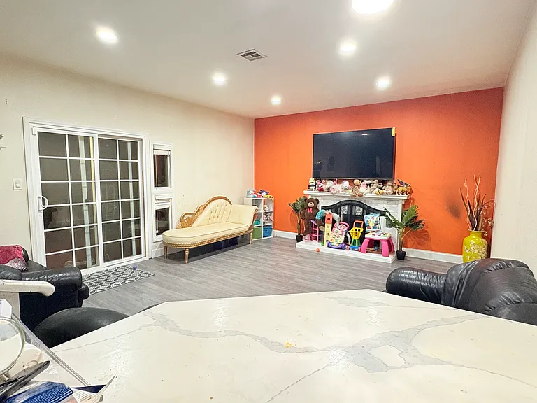 42571 Fontainebleau Park Ln — Photo 14