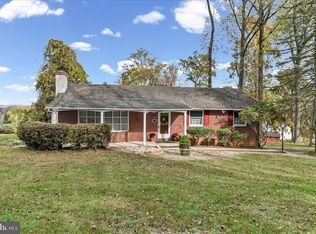 146 Hilltop Rd, Phoenixville, PA 19460