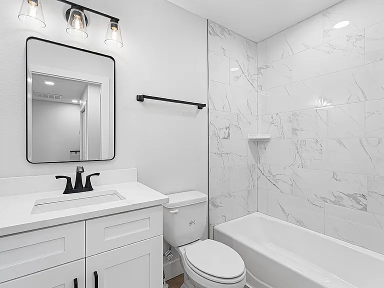685 Childs Ave — Photo 8