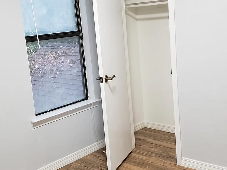 258 Rolling Hill Dr — Photo 15