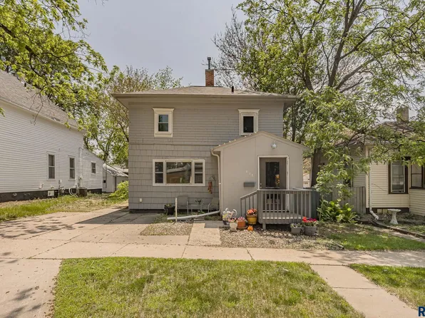 807 W 13th St, Sioux Falls, SD 57104