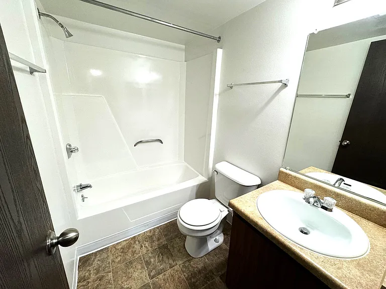 Charter Oaks Apartments — Photo 256