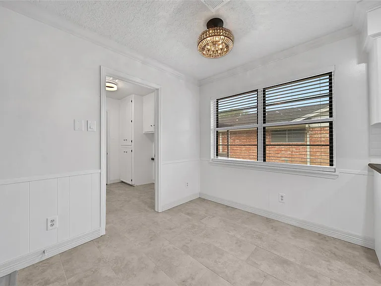 9411 Roos Rd — Photo 20