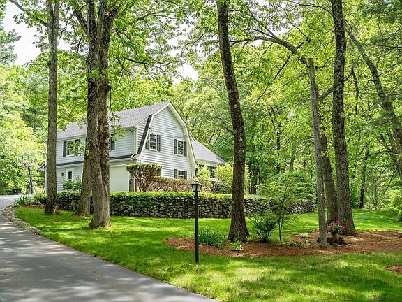3rd image of 21 Wayland Hills Rd
