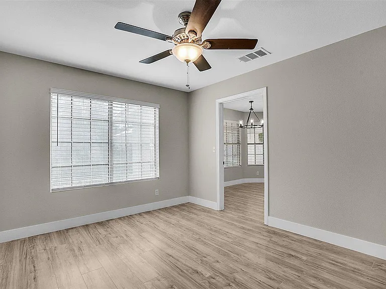 7705 Sea Wind Dr — Photo 4