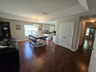 3 bed, 2.0 bath, 1465 sqft, $2,000 — Photo 4