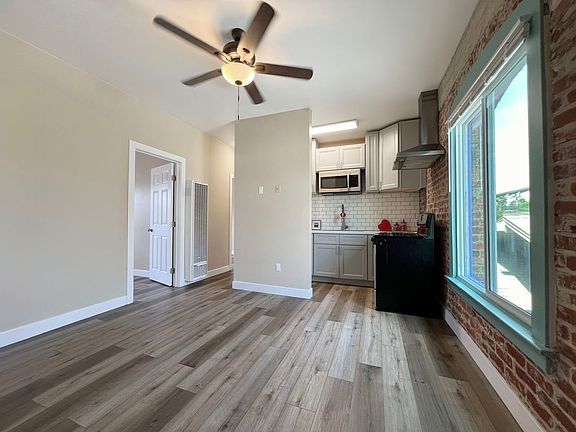 3rd image of 415 Olive Ave #3