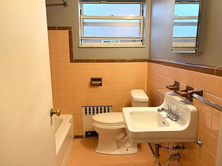 1384 N Cove Blvd #3 — Photo 11