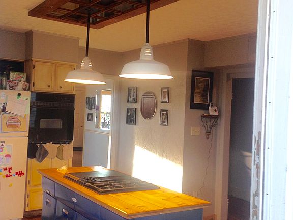 Custom island & lighting