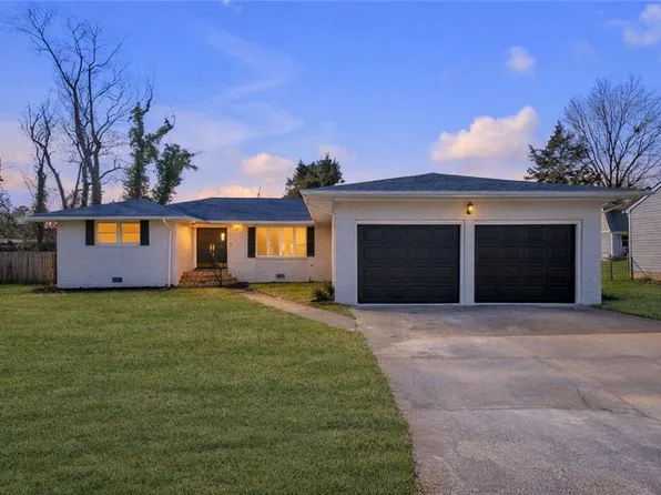 225 Telford Dr, Newport News, VA 23602