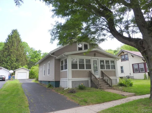 32 Mildred Ave, Baldwinsville, NY 13027
