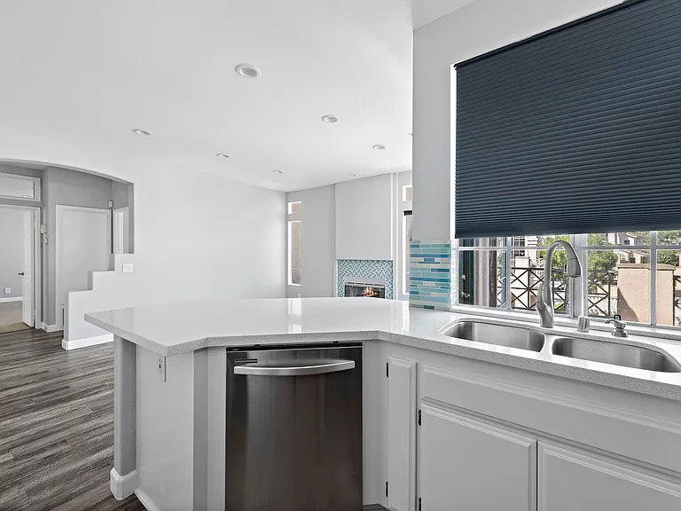 137 Shorebreaker Dr — Photo 8
