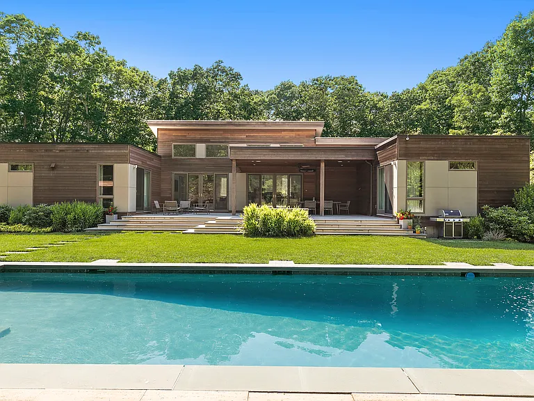 389 Montauk Hwy — Photo 11