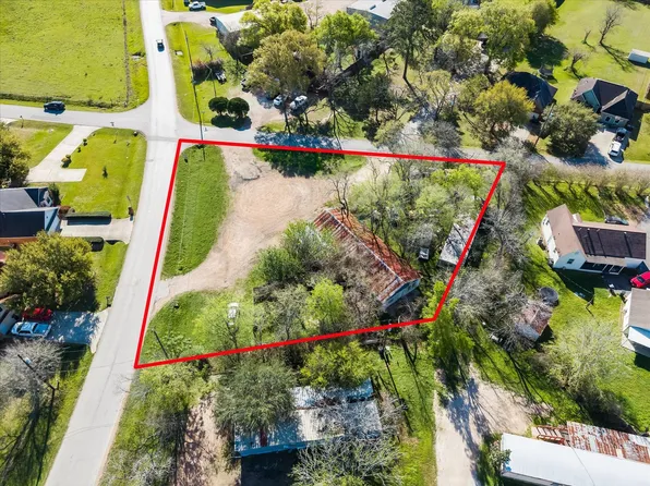 805 Frydek Rd, Sealy, TX 77474